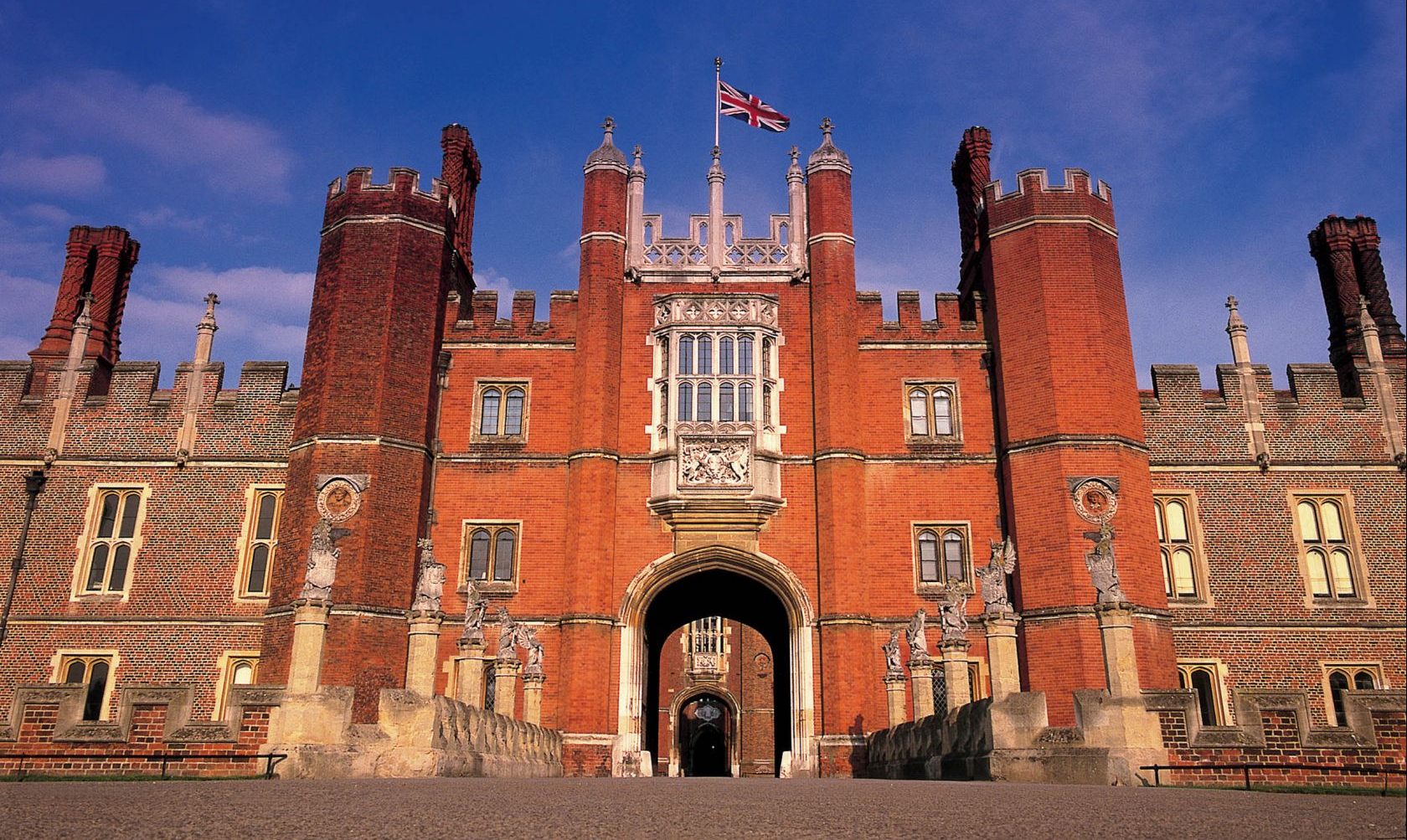 best time to visit hampton court palace