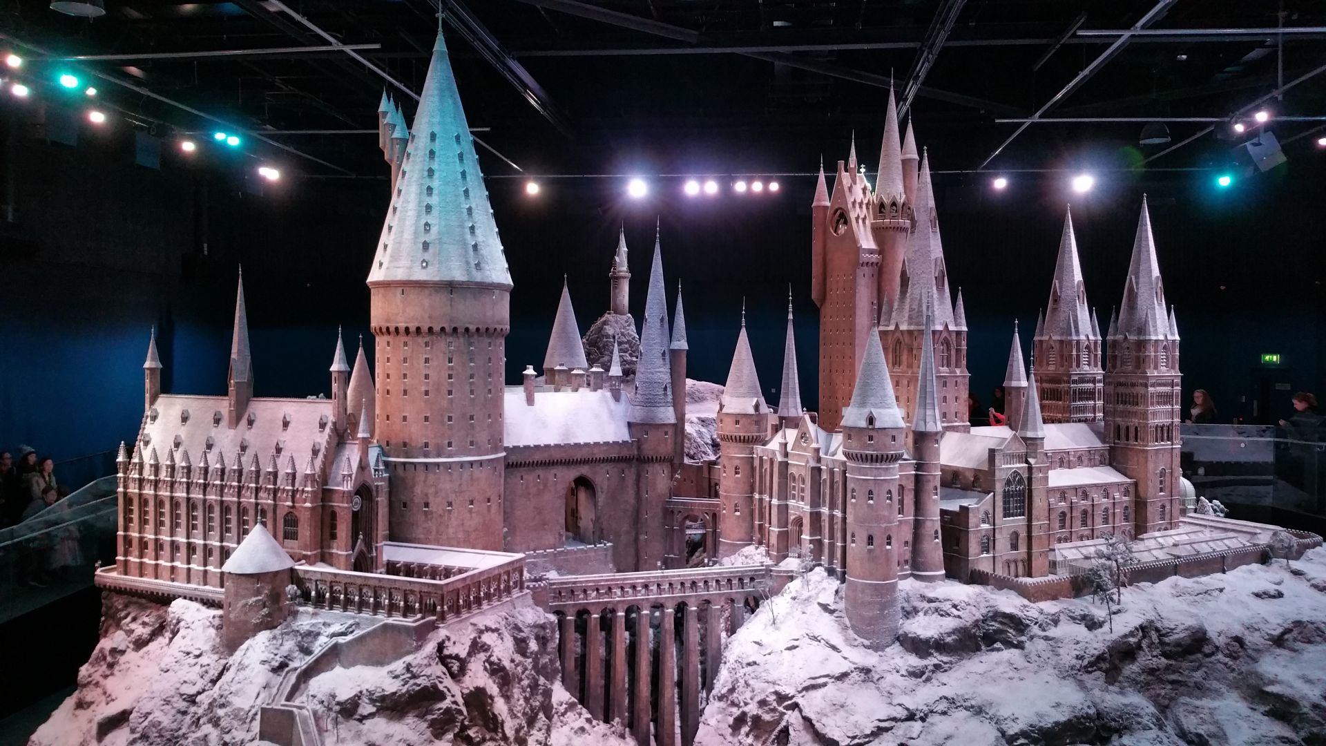 Harry Potter: Warners Bros Studios - Scale model of Hogwarts. Photo Credit: ©Waldo Miguez/Pixabay.