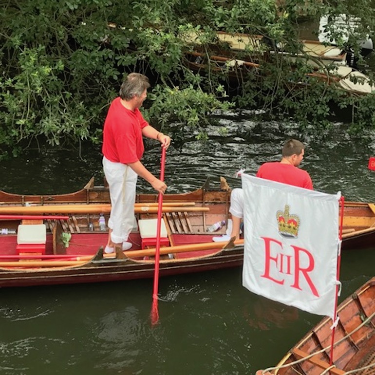 swan-upping-on-the-river-thames-in-london-photo-credit-guy-fairbank