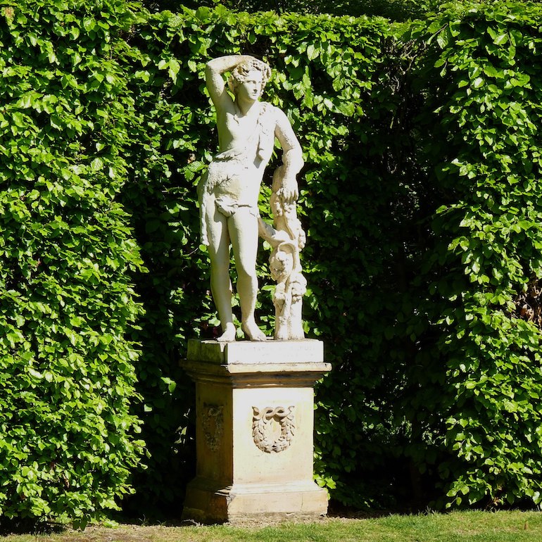 Sissinghurst - An Intriguing England Garden | Guide London