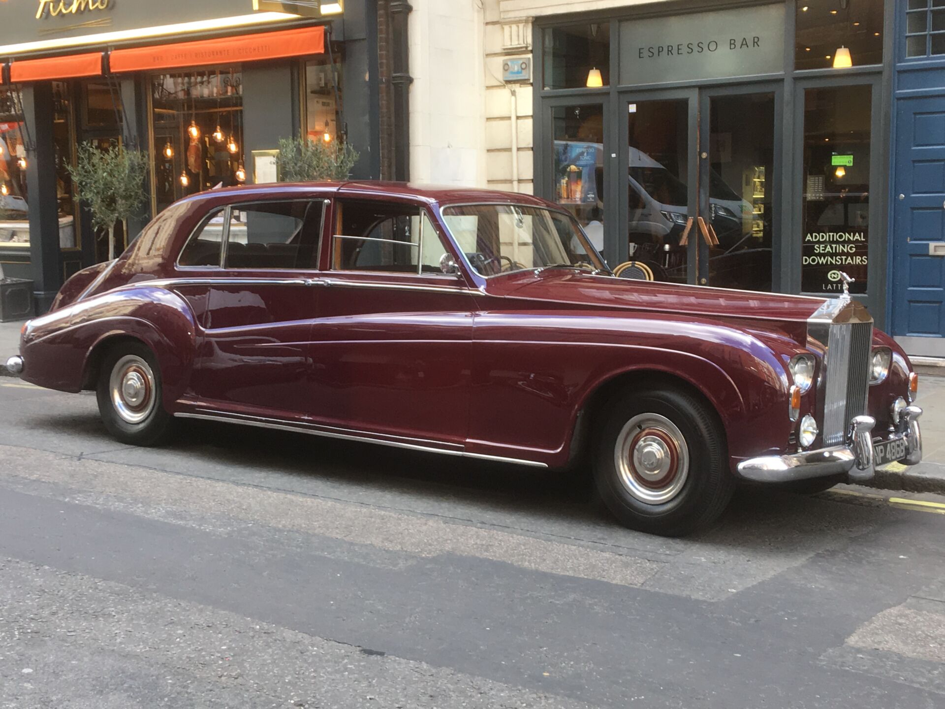 Old Rolls-Royce. Photo Credit: © Edwin Lerner. 