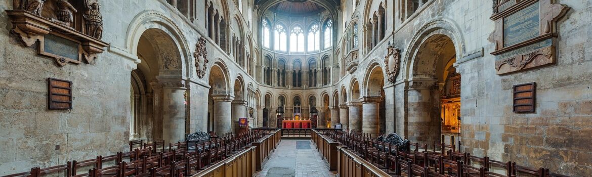 View towards the altar of the Priory Church of St Bartholomew the Great in London. Photo Credit: © Diliff via Wikimedia Commons.